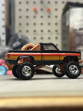 Load image into Gallery viewer, 83 Silverado PreRunner Lift Kit Base/Interior Combo