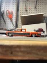 Load image into Gallery viewer, M2 Silverado Crew Cab along Bee Lowered Base (M2-004)