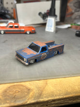 Load image into Gallery viewer, M2 75 Silverado Utility Bee Lowered Base M2-006