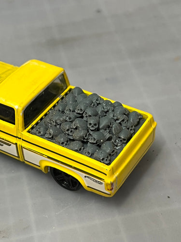 Silverado Small Skull Bed Filler